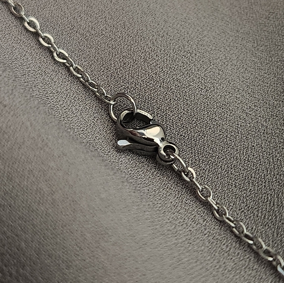 New 925 Silver Shiny Round Diamond Square Necklace - Picture 3 of 3